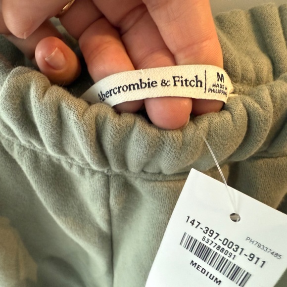 Abercrombie Cargo Sunday Sweatpants - Picture 4 of 5